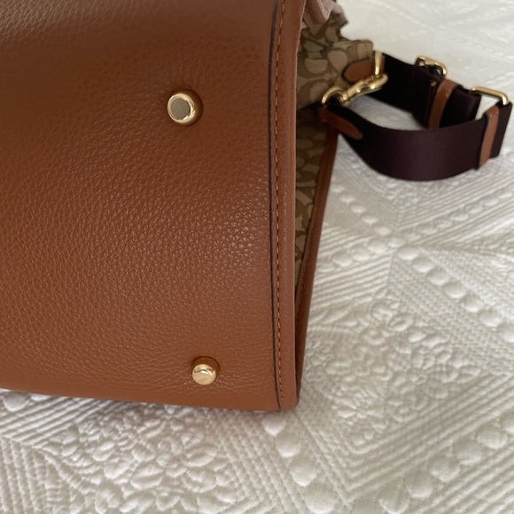 Coach Dempsey Carryall In Signature Jacquard With Stripe And Coach Patch, NWT - Picture 6 of 10